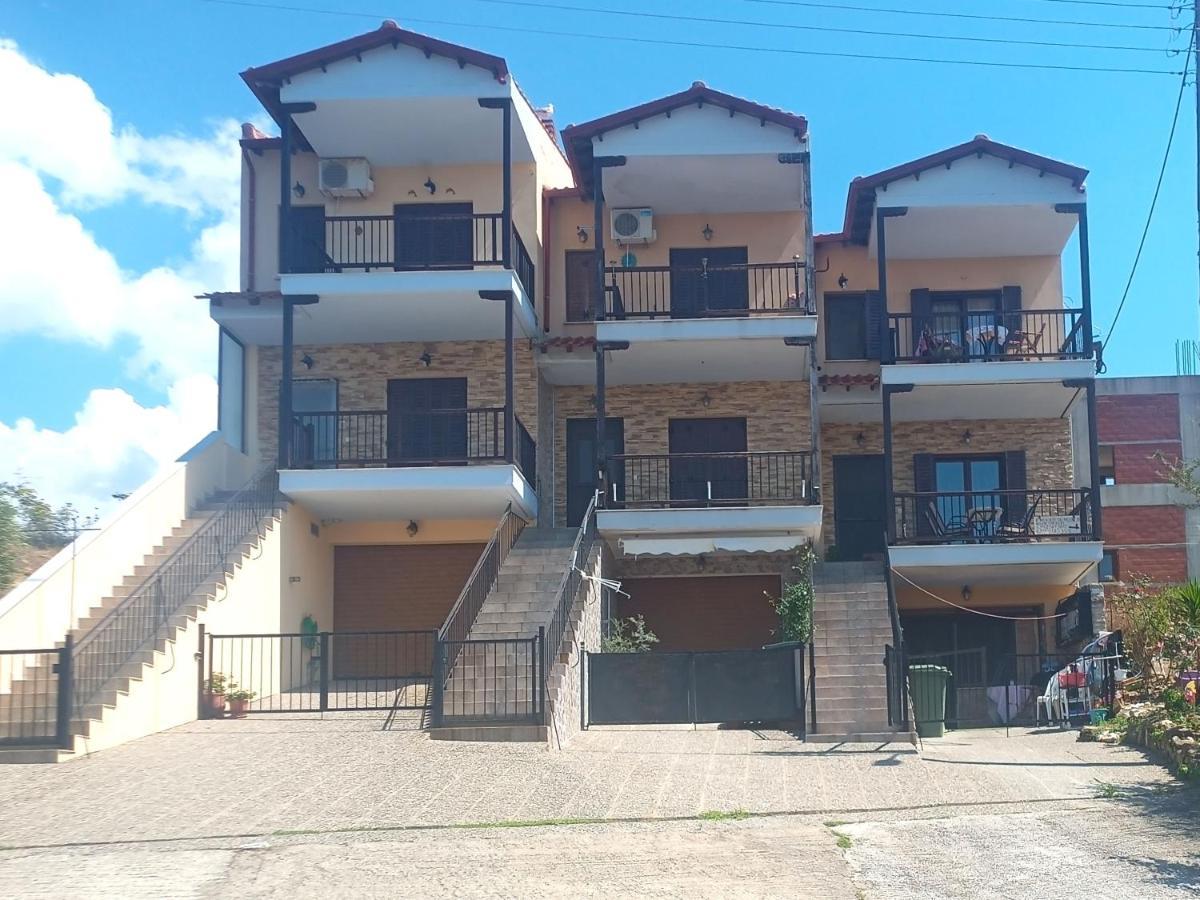 Apartament Μεζονετα Nea Roda Zewnętrze zdjęcie